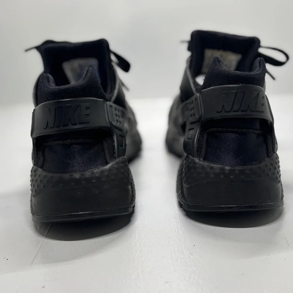 Nike Air Huarache Youth 7Y Triple Black Sneakers